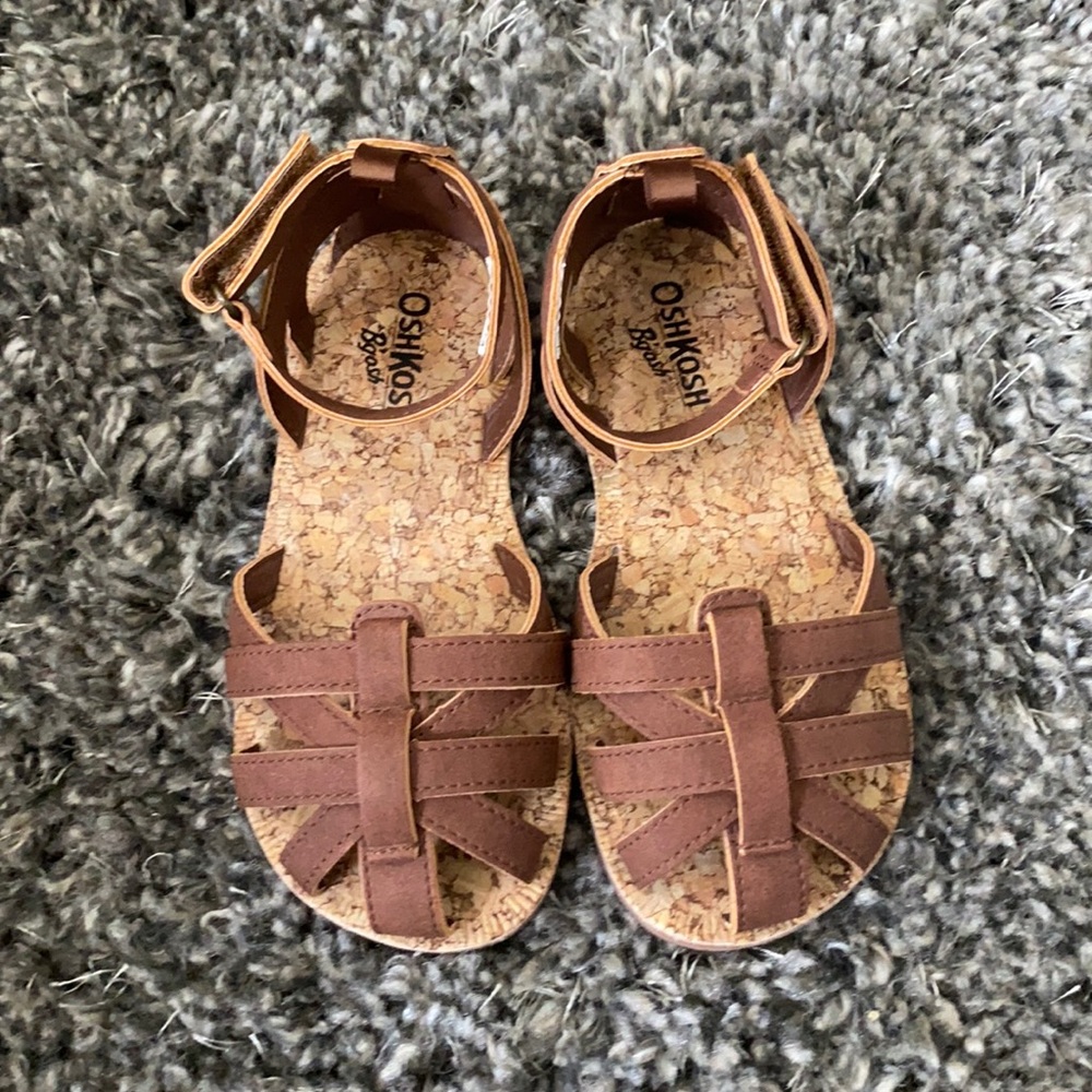 New Oshkosh B’gosh brown sandals